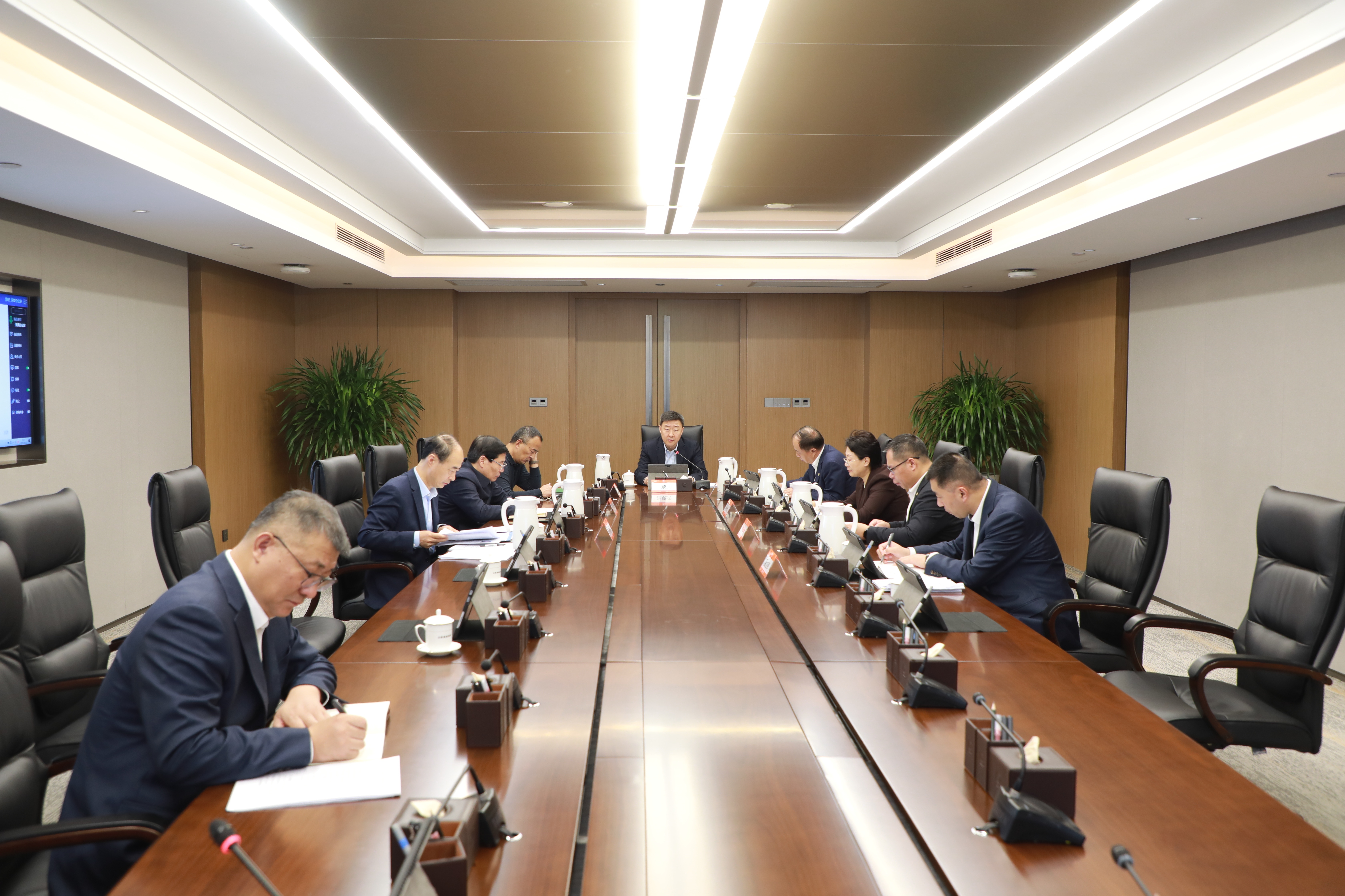 集團黨委常委會召開會議 傳達學(xué)習(xí)習(xí)近平總書記重要致辭精神 研究有關(guān)事項